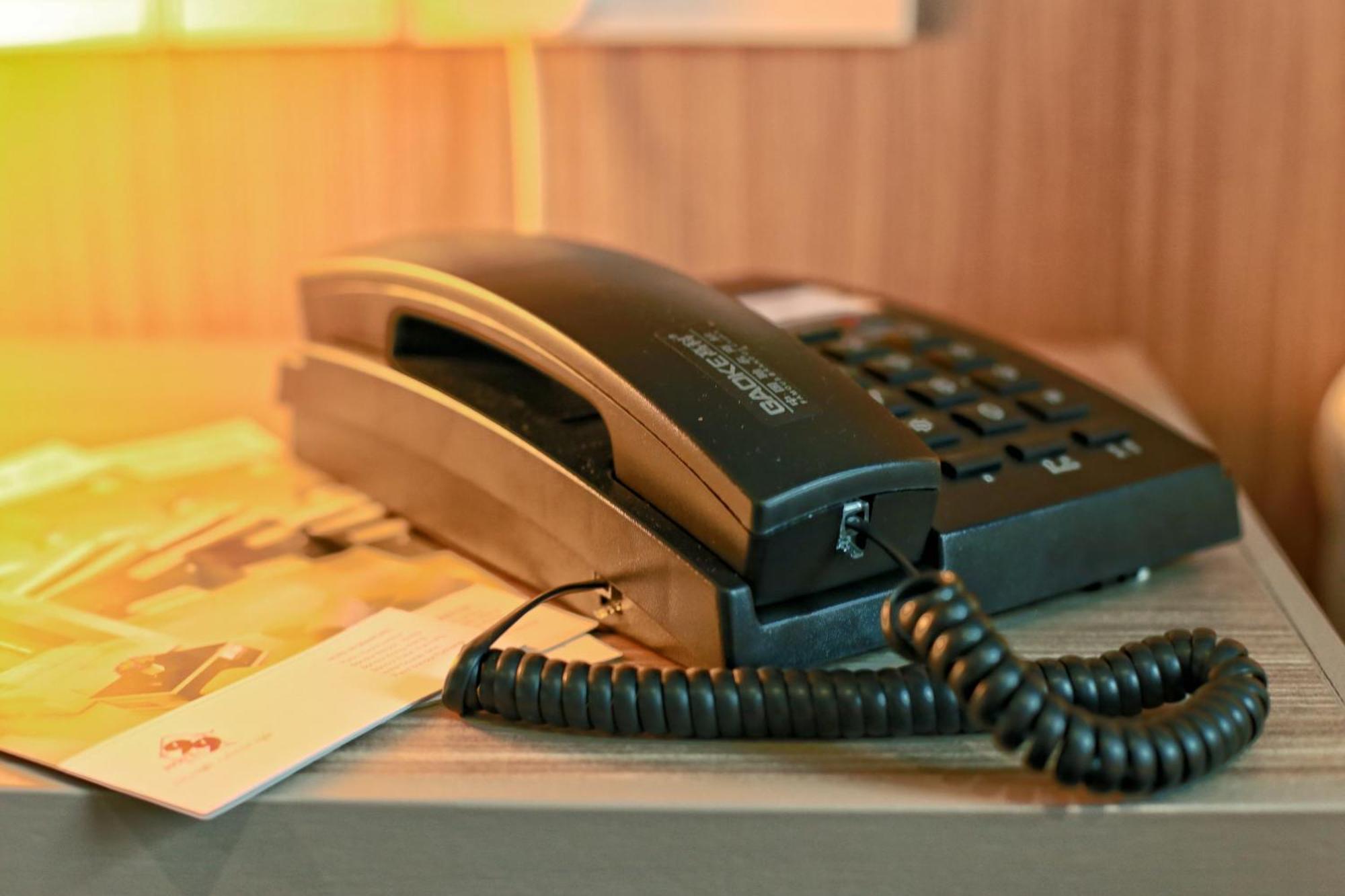 Superior Queen with Window,1699006405:JPEG